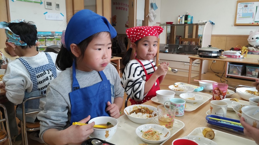 楽しいクッキング　カレーの試食2