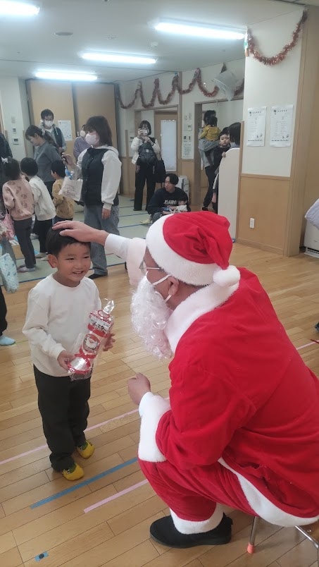生活発表会　サンタさんが来たよ2