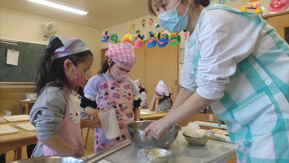 楽しいクッキング　クッキーづくり1