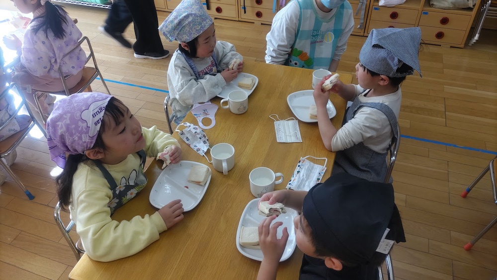 楽しいクッキング　サンドイッチの試食
