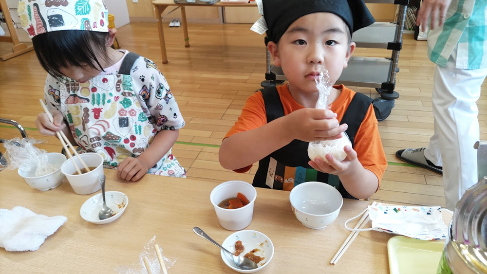 楽しいクッキング　おにぎりと災害食(けんちん汁)1