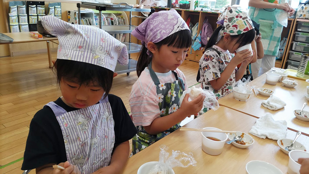 楽しいクッキング　おにぎりと災害食(けんちん汁)2