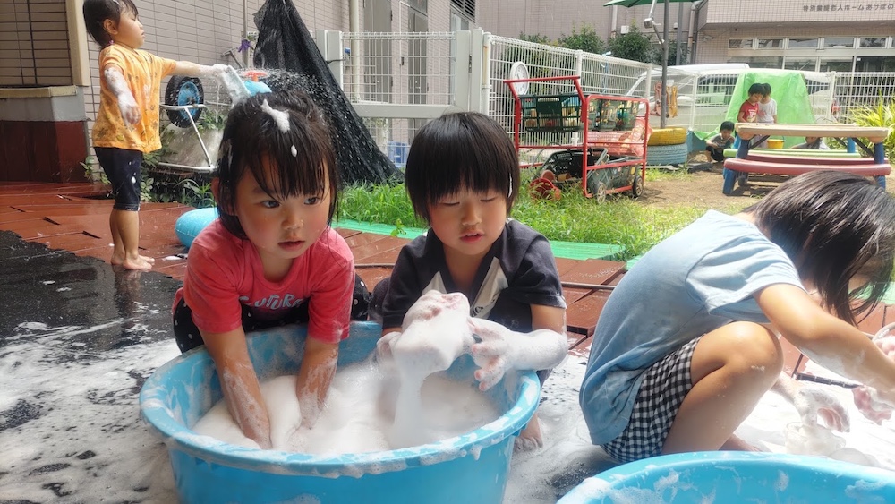 泡遊びは楽しい2